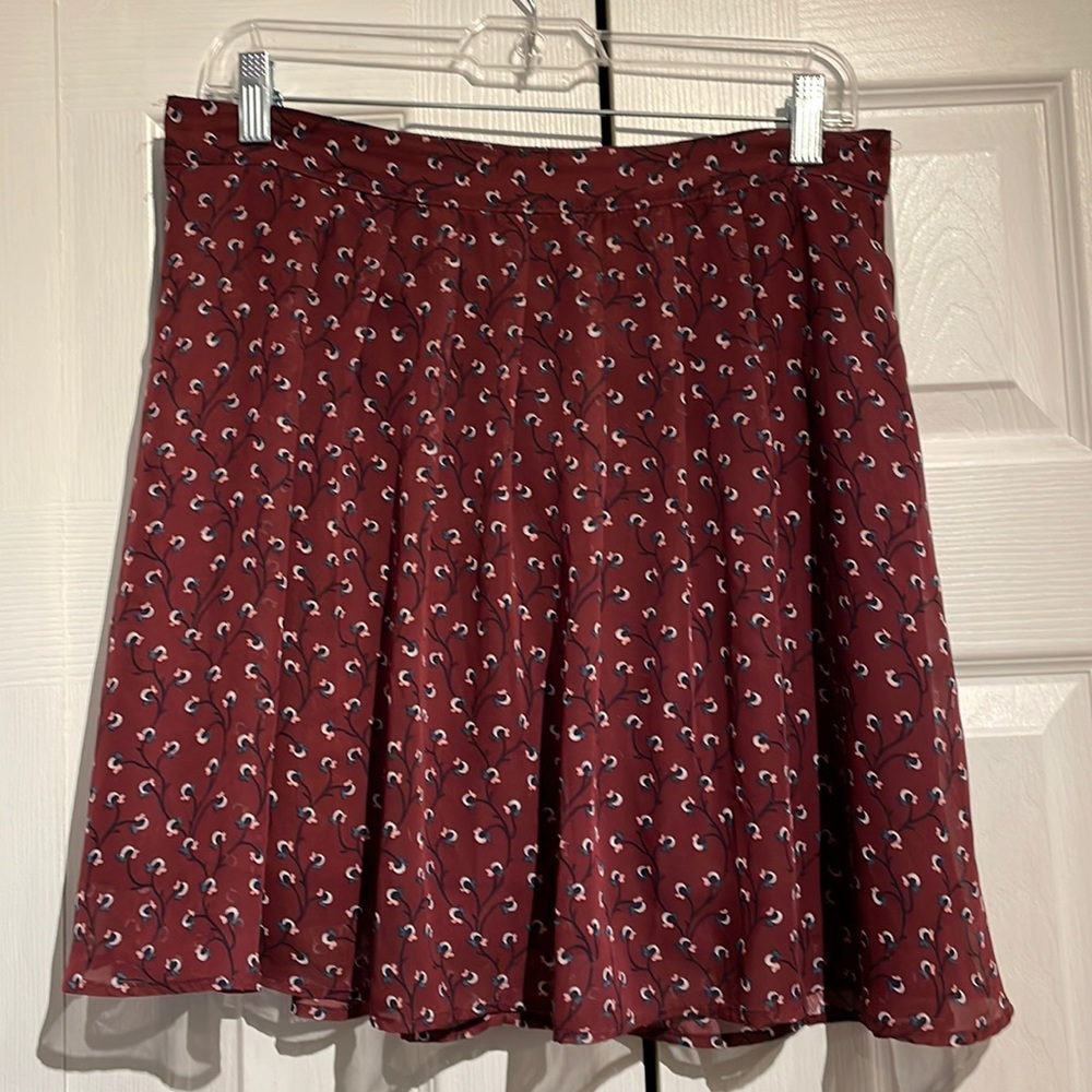 Old Navy maroon patterned skirt size medium
